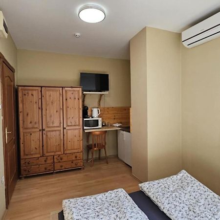 Rozsakert Apartmanhaz ไฮจ์ดุสโซบอสโล ภายนอก รูปภาพ
