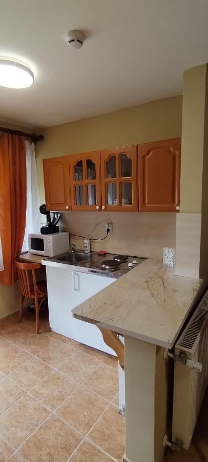 Rozsakert Apartmanhaz ไฮจ์ดุสโซบอสโล ภายนอก รูปภาพ
