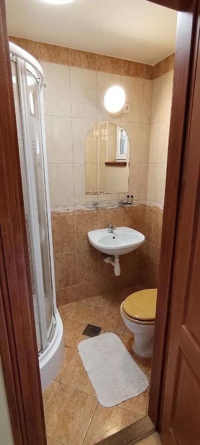 Rozsakert Apartmanhaz ไฮจ์ดุสโซบอสโล ภายนอก รูปภาพ