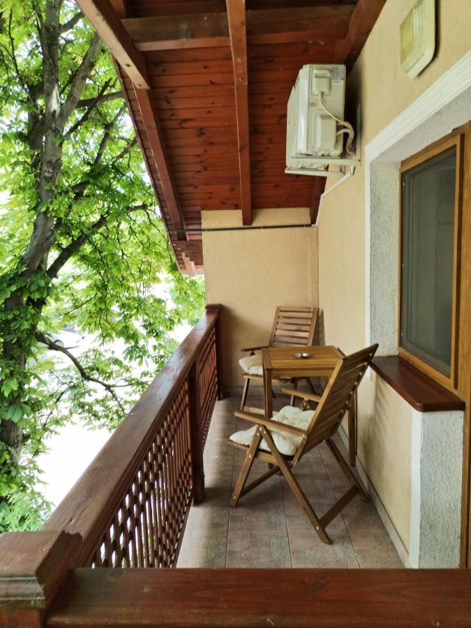 Rozsakert Apartmanhaz ไฮจ์ดุสโซบอสโล ภายนอก รูปภาพ