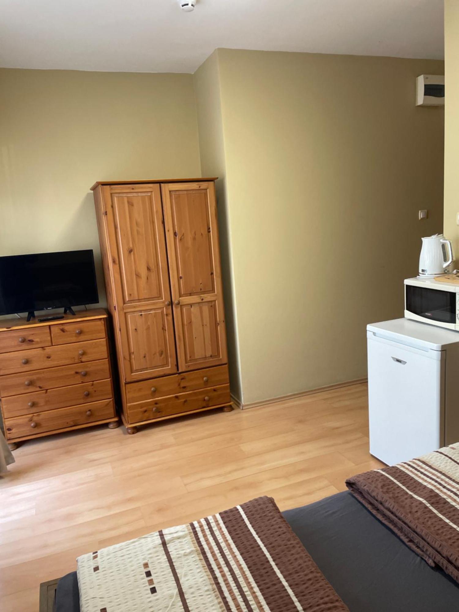 Rozsakert Apartmanhaz ไฮจ์ดุสโซบอสโล ภายนอก รูปภาพ