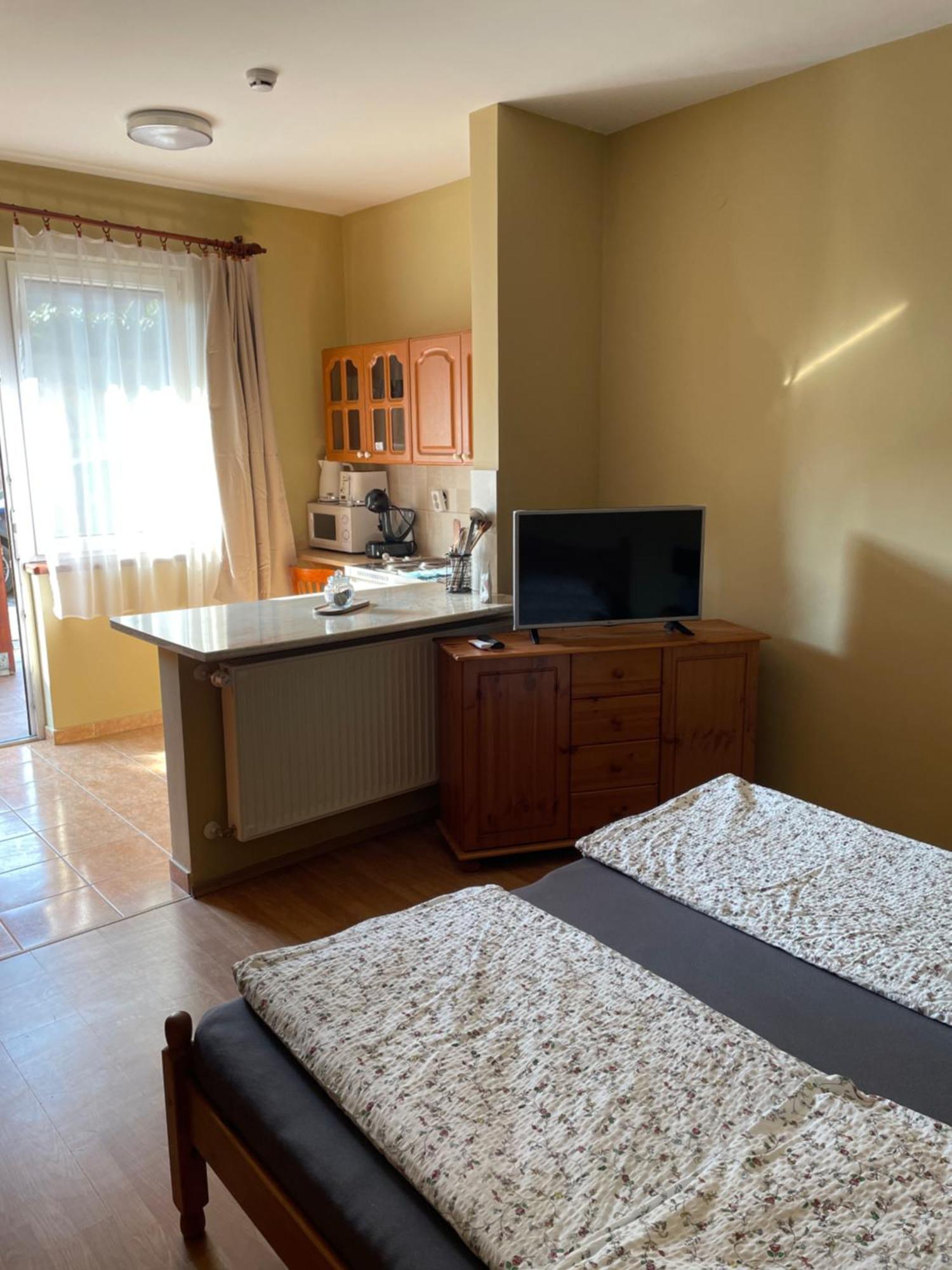 Rozsakert Apartmanhaz ไฮจ์ดุสโซบอสโล ภายนอก รูปภาพ