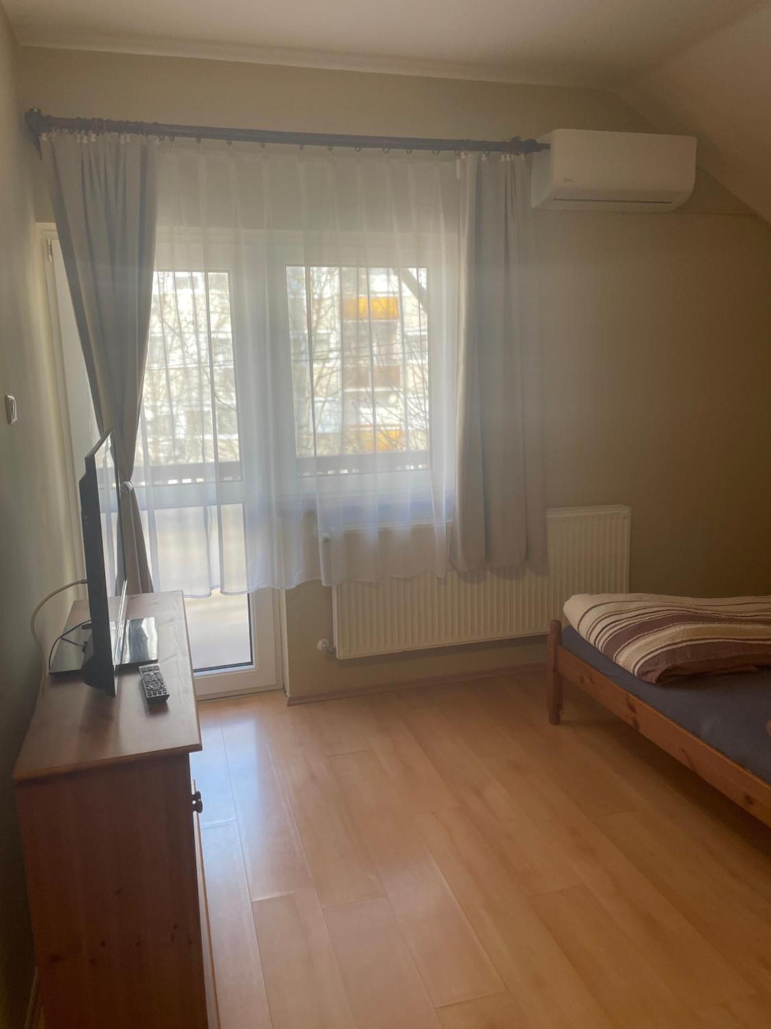 Rozsakert Apartmanhaz ไฮจ์ดุสโซบอสโล ภายนอก รูปภาพ