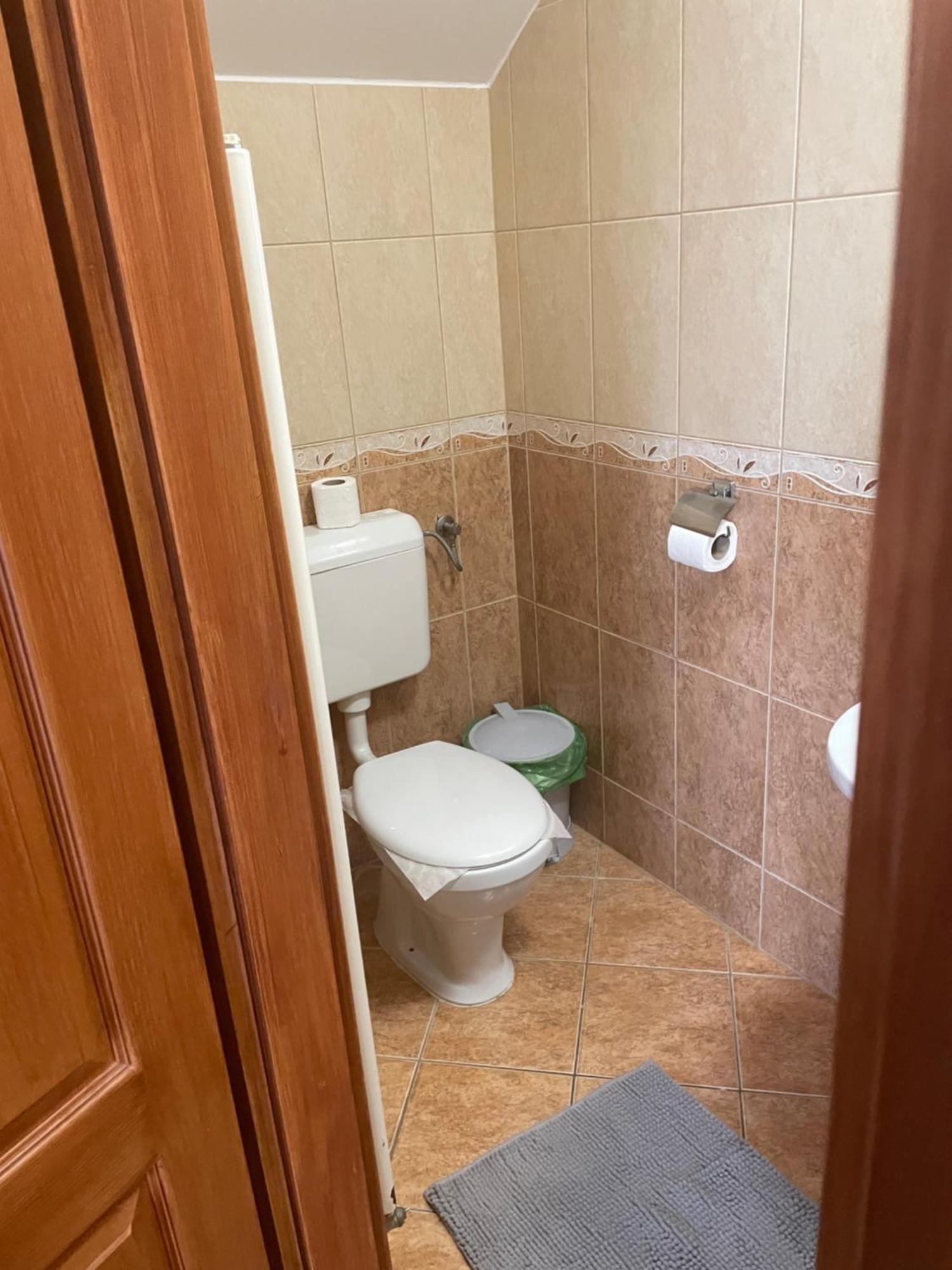 Rozsakert Apartmanhaz ไฮจ์ดุสโซบอสโล ภายนอก รูปภาพ