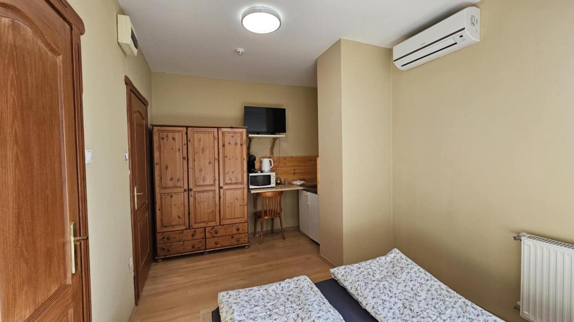 Rozsakert Apartmanhaz ไฮจ์ดุสโซบอสโล ภายนอก รูปภาพ