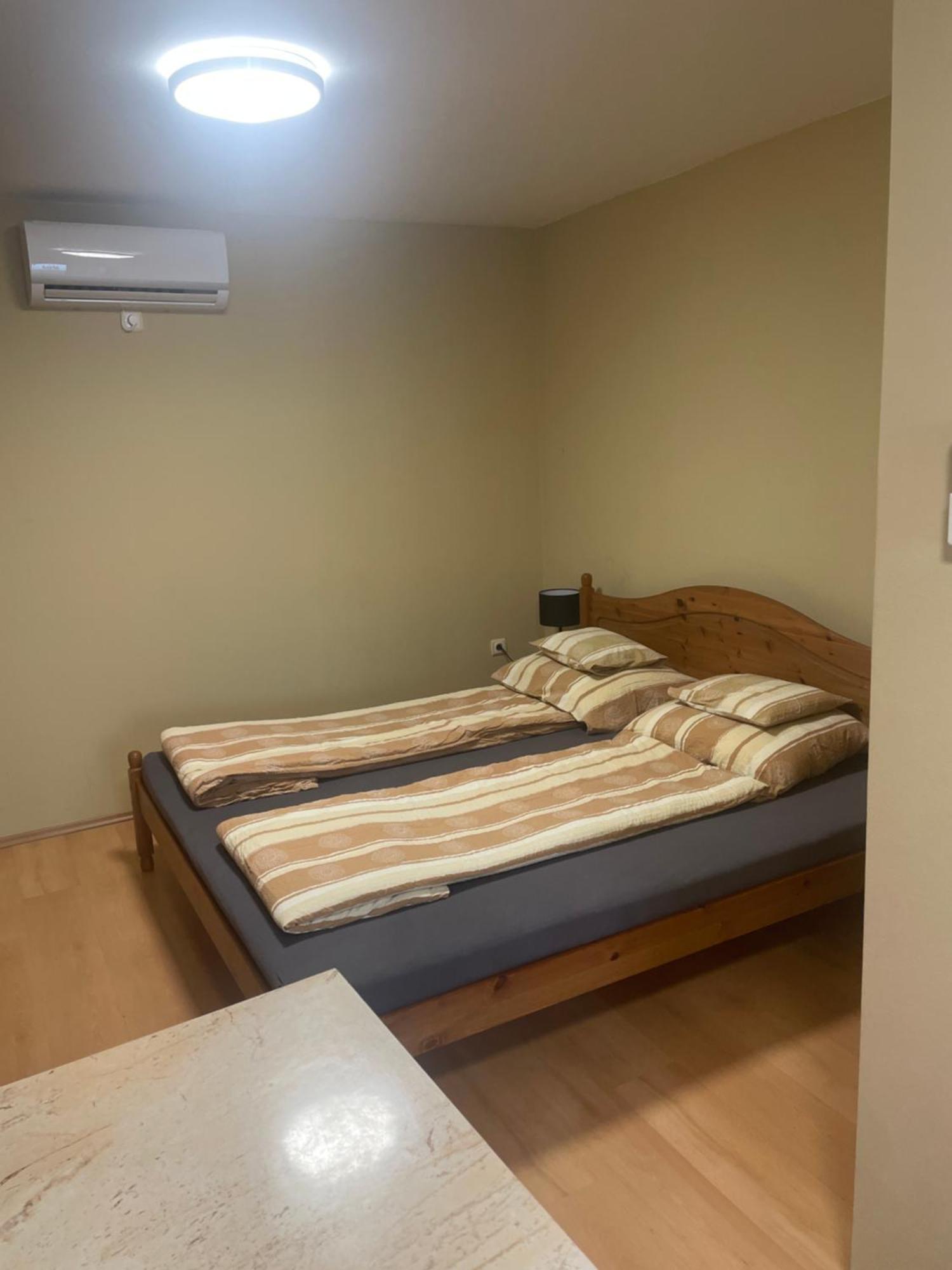 Rozsakert Apartmanhaz ไฮจ์ดุสโซบอสโล ภายนอก รูปภาพ