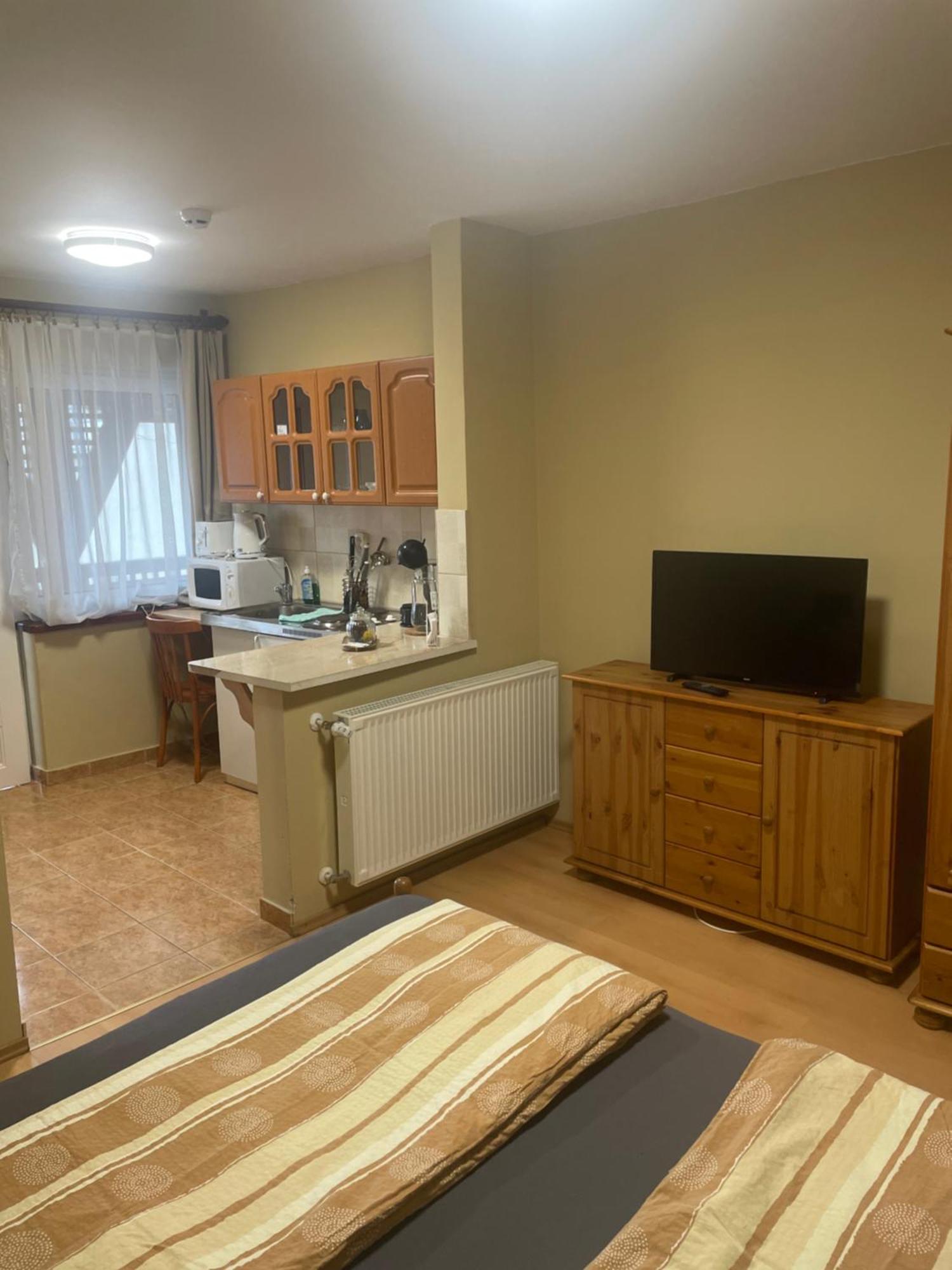 Rozsakert Apartmanhaz ไฮจ์ดุสโซบอสโล ภายนอก รูปภาพ